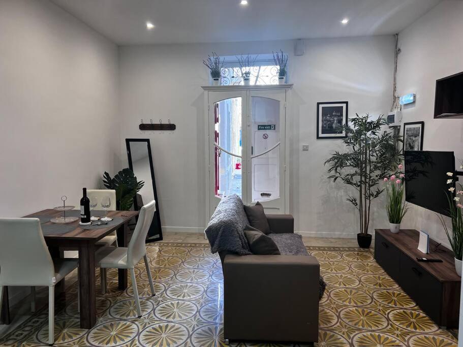 Dar Barbara - Duplex 1 Double Bed Maltese Style House Villa Cospicua Екстериор снимка